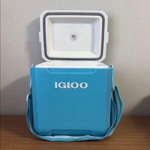Igloo Tagalong Blue Cooler with Strap